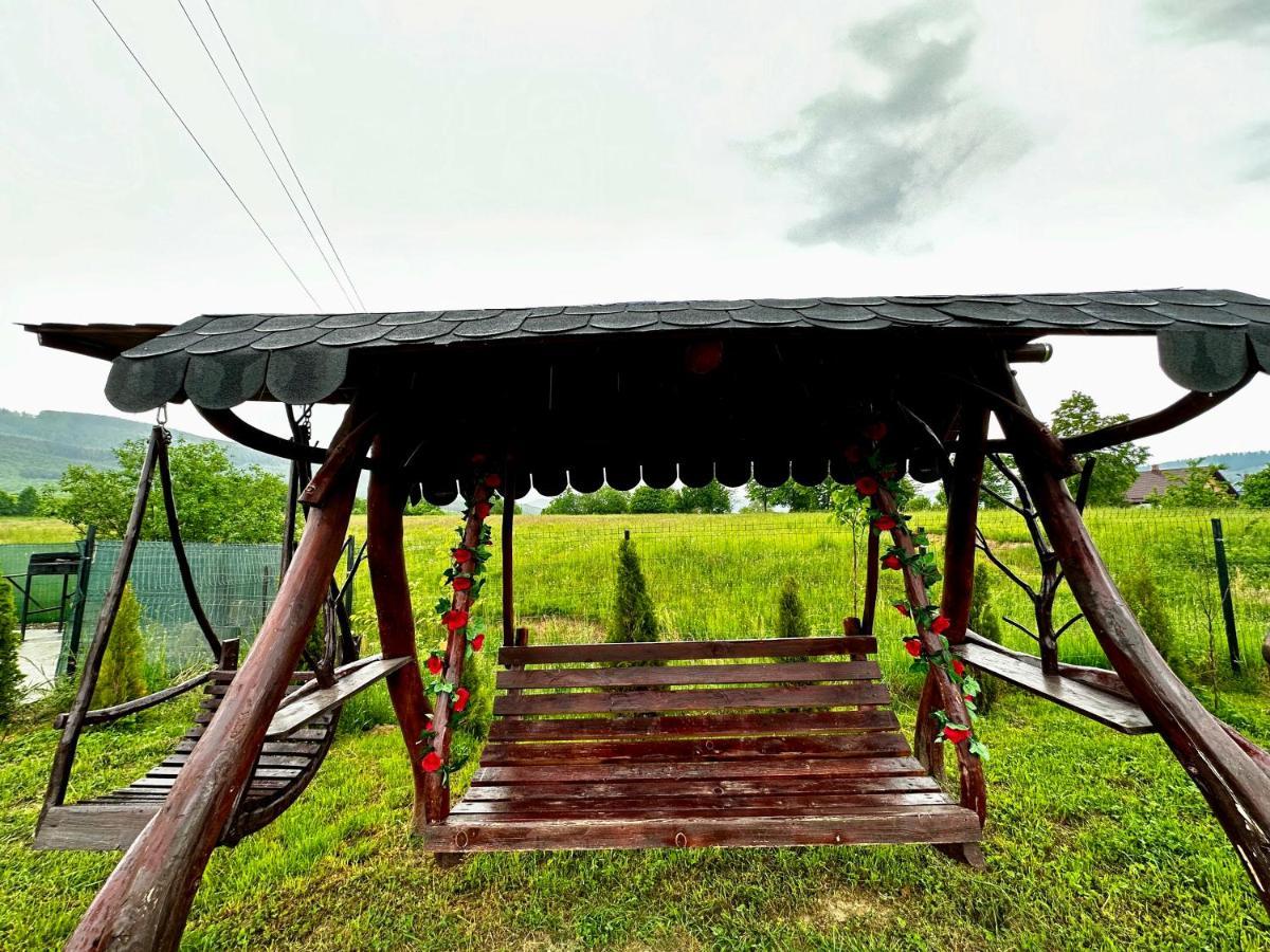 A-Frame Bucovina- Paradis Bucovinean Capu Cîmpului Esterno foto
