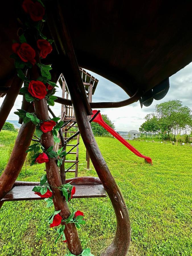 A-Frame Bucovina- Paradis Bucovinean Capu Cîmpului Esterno foto